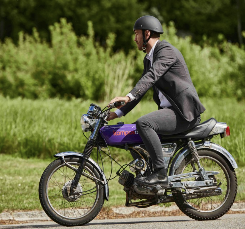 kompasbank x Helion B2B case